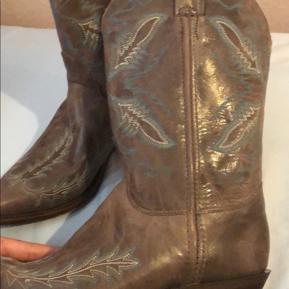Authentic Cowgirl Boots - Picture 3 of 6